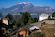 la Villa Melzi vista dall'alto. Di fronte sulla sponda opposta del lago, il Monte Tremezzo